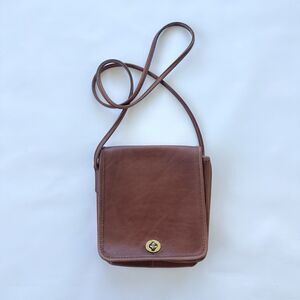Vintage Coach British Tan Leather Flap Compact Crossbody Bag #9620 no Hang Tag